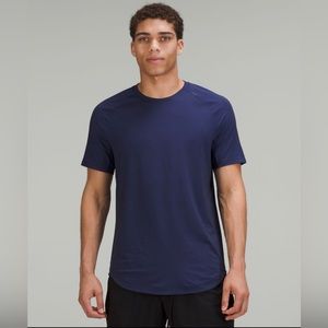 Lululemon men’s Drysense short sleeve shirt